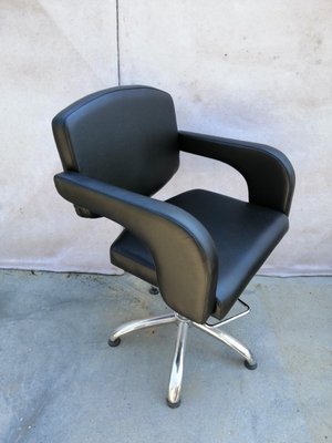 Gloria barber's chair: penta-heel, chrome on hydraulics