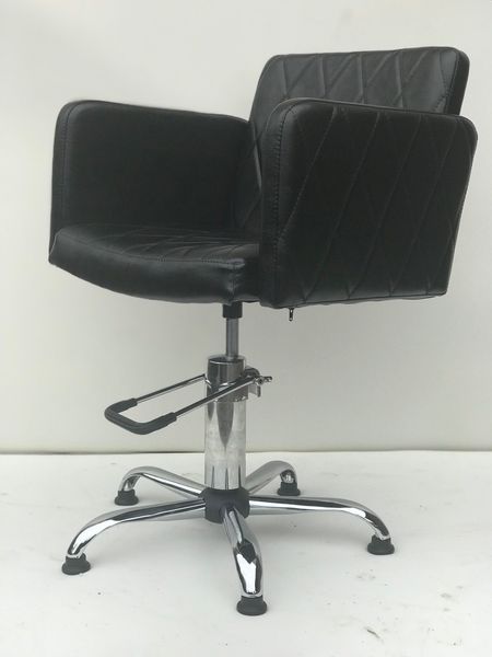 Fotel fryzjerski Valentio LUX pięcioramienny kryż bez kół srebny hydraulika