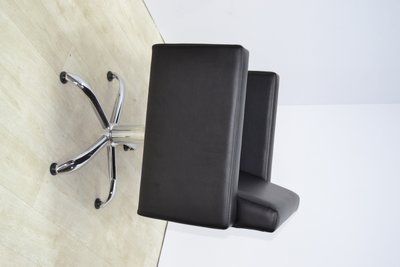 Sirio barber's chair: penta-heel, chrome on hydraulics